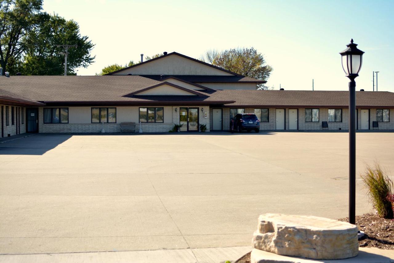 Dutch Country Inn Kalona المظهر الخارجي الصورة